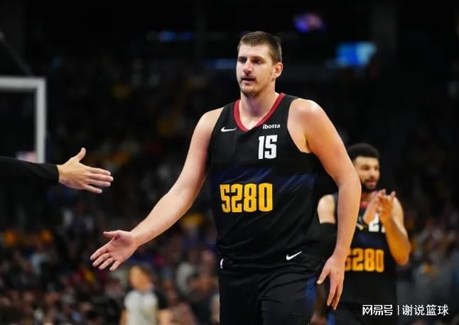 乐鱼体育-谁是超远三分新规则受益者?约基奇力压库里,绝杀湖人后卫第十
