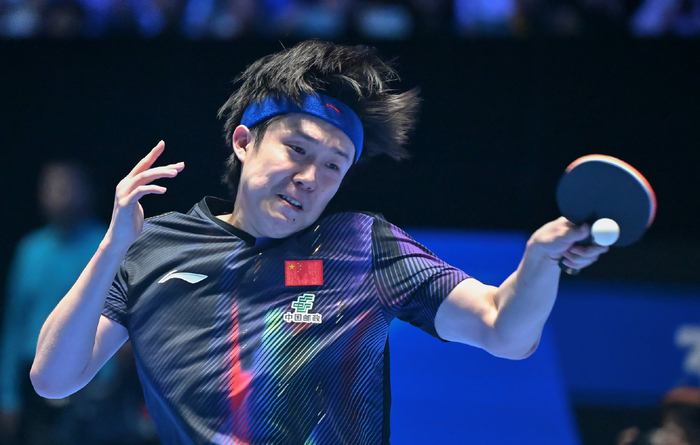 陈俊菘赢球仍小组出局！林诗栋领衔全胜晋级，王艺迪2胜1负排第二|淘汰赛|林兆恒|日本|陈幸同|女单_新浪新闻