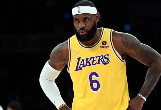 詹姆斯确诊新冠或至少缺席10天 湖人再遭至暗时刻