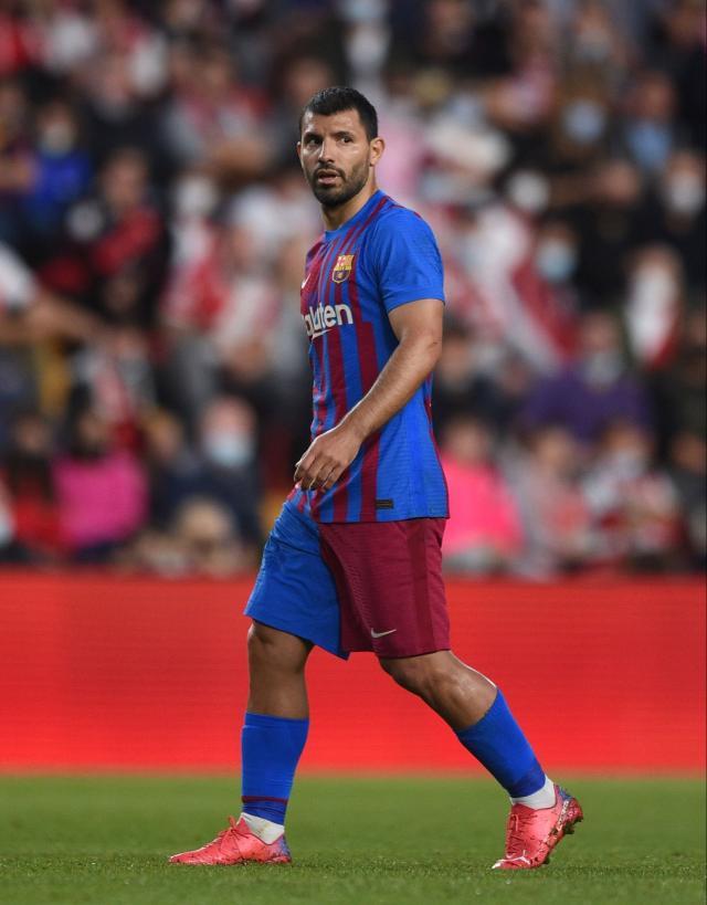 【夜读】阿圭罗返厂大修三个月 巴萨锋线又没人了