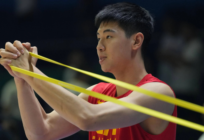 leyusports-男篮半场惜败fmp俱乐部！庞峥麟+2内齐爆，王俊杰全面，小崔低迷|崔永元|中国男篮|徐昕|篮板|杜锋_新浪体育_新浪新闻